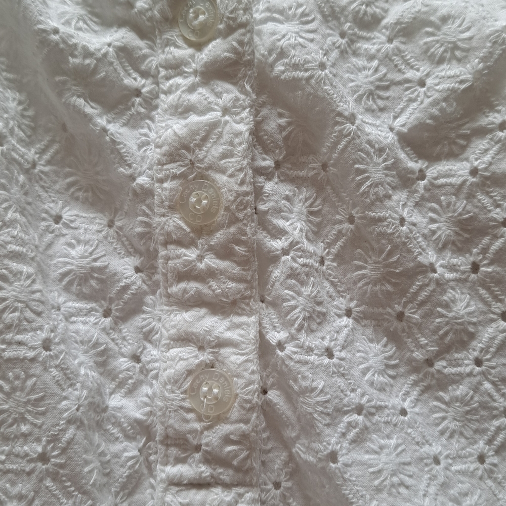 White Eyelet Button-Front Collared Shirt - Picture 6 of 6